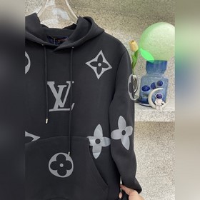 Официальный сайт Louis Vuitton, осенне
