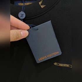 Мужская базовая одежда Louis Vuitton о