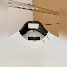 Мужская базовая одежда Louis Vuitton о