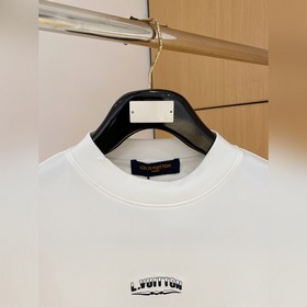 Мужская базовая одежда Louis Vuitton о