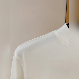 Мужская базовая одежда Louis Vuitton о