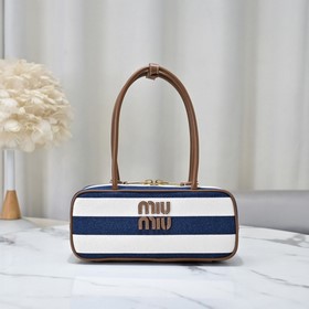 5BB173： Blue Stripes — новая сумка Miu