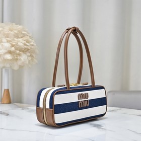 5BB173： Blue Stripes — новая сумка Miu