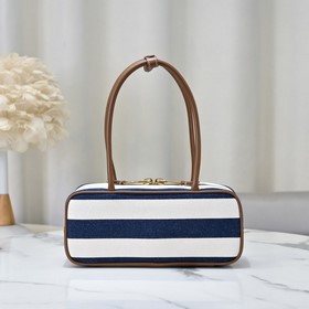 5BB173： Blue Stripes — новая сумка Miu