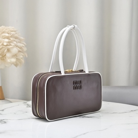 5BB172： Новая сумка Miu из высококачес