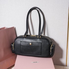5BB175 — новая винтажная сумка Miu в с