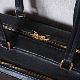 5BB175 — новая винтажная сумка Miu в с