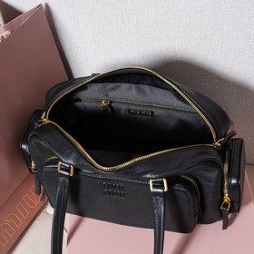 5BB175 — новая винтажная сумка Miu в с