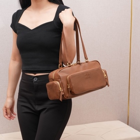 5BB175 — новая винтажная сумка Miu в с