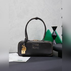 5BB173： сумка Miu нового размера с дли