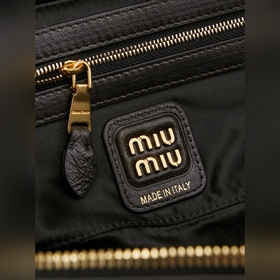 5BB173： сумка Miu нового размера с дли