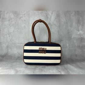 5BB117 Эта сумка Beau из канваса с пол