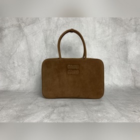 5BB117 Satin Brown M Новый портфель от
