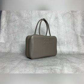 5BB117 (цементный серый) Недавно обнов