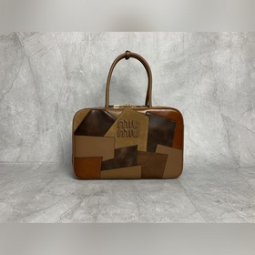 5BB117 Patchwork Brown M House Новая м
