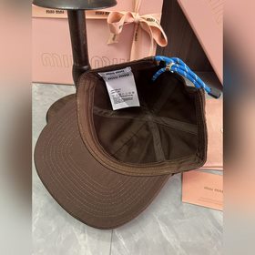 MiUMIU Новая бейсболка Дизайн без кост