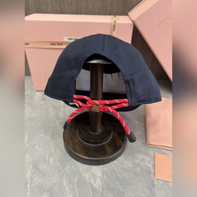MiUMIU Новая бейсболка Дизайн без кост