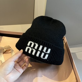 Miu Boutique Новинка Вязаная шерстяная
