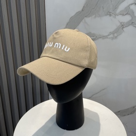 [Miumiu] Новинка： бейсболка с вышивк