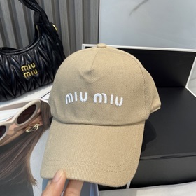 [Miumiu] Новинка： бейсболка с вышивк