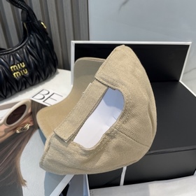 [Miumiu] Новинка： бейсболка с вышивк