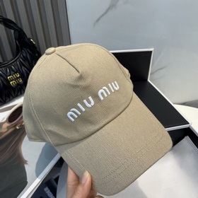 [Miumiu] Новинка： бейсболка с вышивк