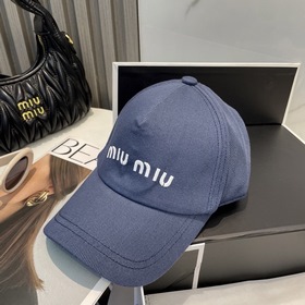 [Miumiu] Новинка： бейсболка с вышивк