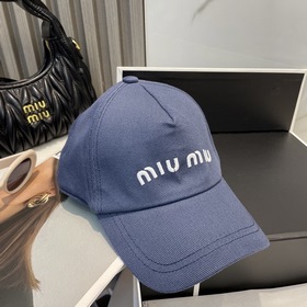 [Miumiu] Новинка： бейсболка с вышивк