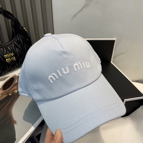 [Miumiu] Новинка： бейсболка с вышивк
