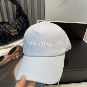 [Miumiu] Новинка： бейсболка с вышивк