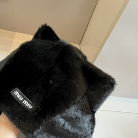 Новая шапка Miu с ушами виде кошачьих 