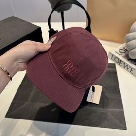 Эксклюзивная бейсболка Miu Boutique с 