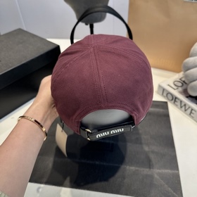 Эксклюзивная бейсболка Miu Boutique с 