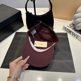 Эксклюзивная бейсболка Miu Boutique с 