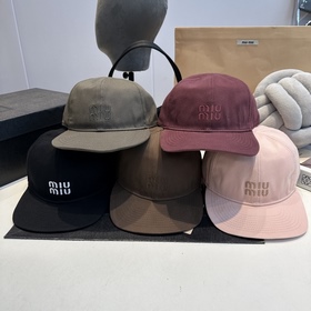 Эксклюзивная бейсболка Miu Boutique с 