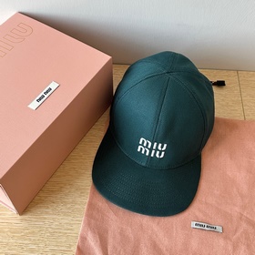 MiuMiu Высококачественная бейсболка из
