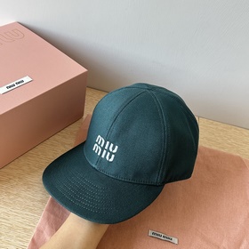 MiuMiu Высококачественная бейсболка из