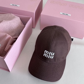 MiuMiu Высококачественная бейсболка из