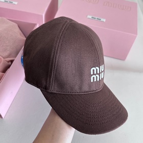 MiuMiu Высококачественная бейсболка из
