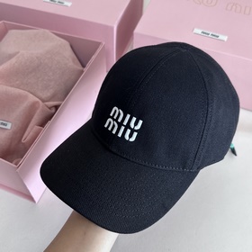 MiuMiu Высококачественная бейсболка из