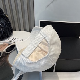 Кепка Miu Limited Edition из вельвета,