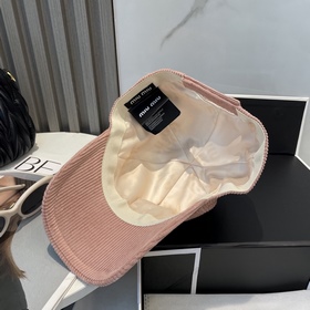 Кепка Miu Limited Edition из вельвета,
