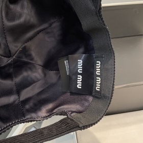 Кепка Miu Limited Edition из вельвета,