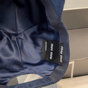 Кепка Miu Limited Edition из вельвета,