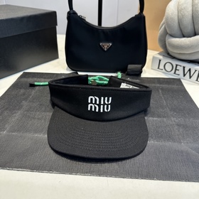 Спортивная кепка MIUMIU с открытым вер