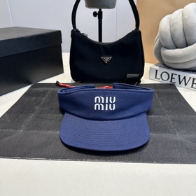 Спортивная кепка MIUMIU с открытым вер