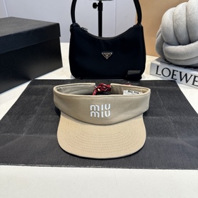 Спортивная кепка MIUMIU с открытым вер