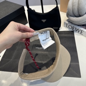 Спортивная кепка MIUMIU с открытым вер