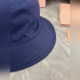 Оригинальная рыбацкая шляпа MIUMIU цве
