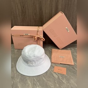 Оригинальная рыбацкая шляпа MIUMIU цве